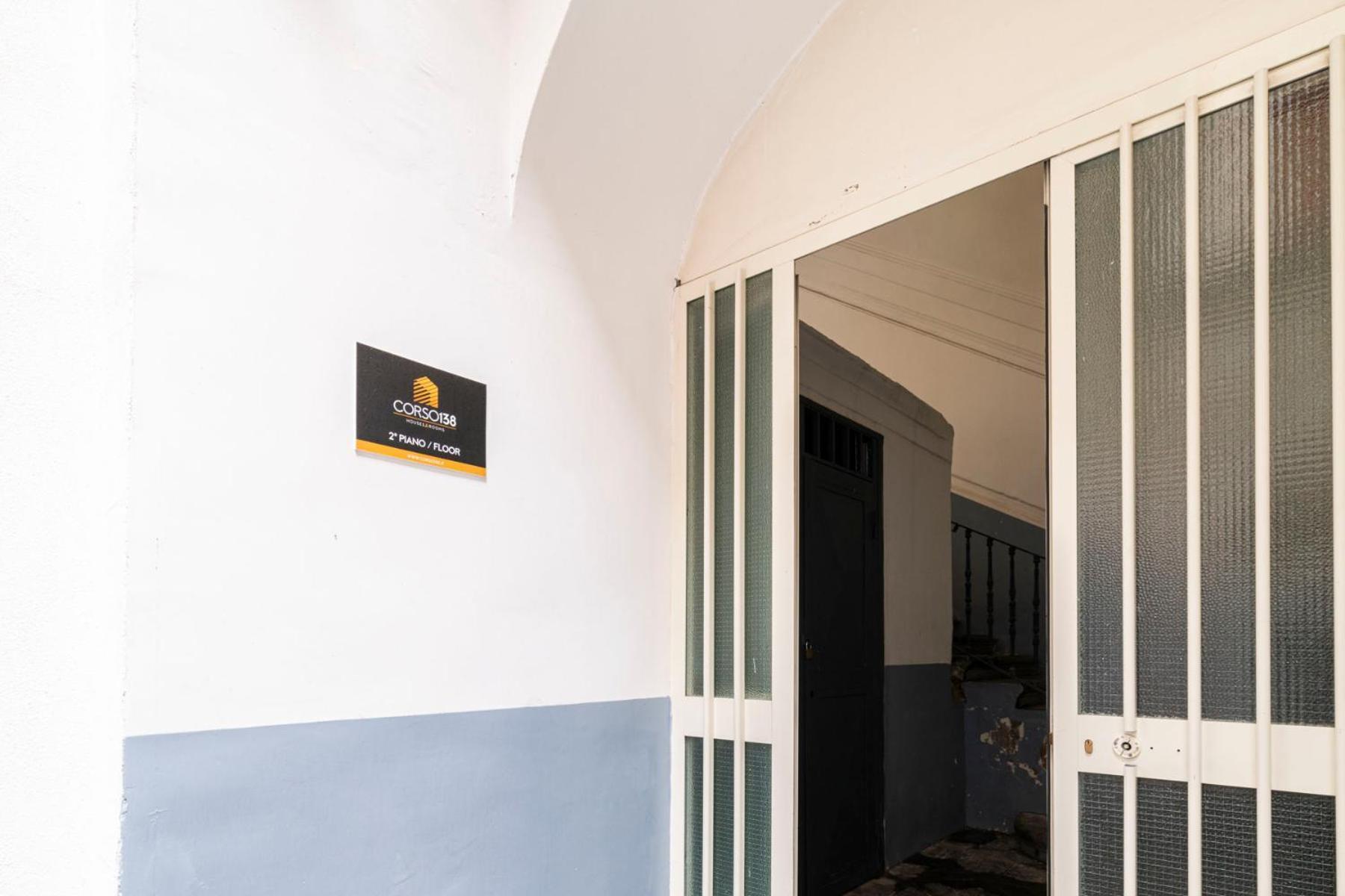 Corso 138 - Sleep & Fly - By Domusextra Bed and Breakfast Νάπολη Εξωτερικό φωτογραφία