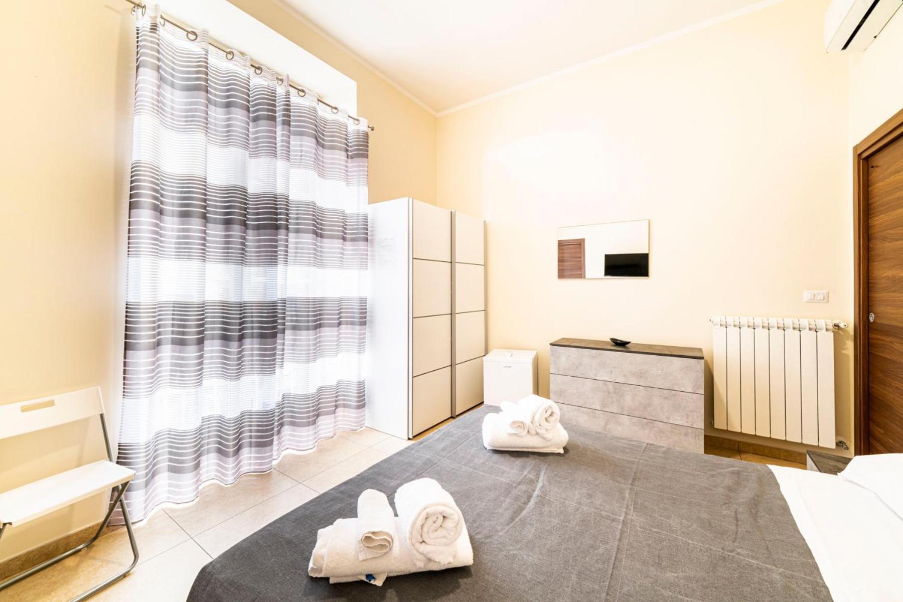 Corso 138 - Sleep & Fly - By Domusextra Bed and Breakfast Νάπολη Εξωτερικό φωτογραφία